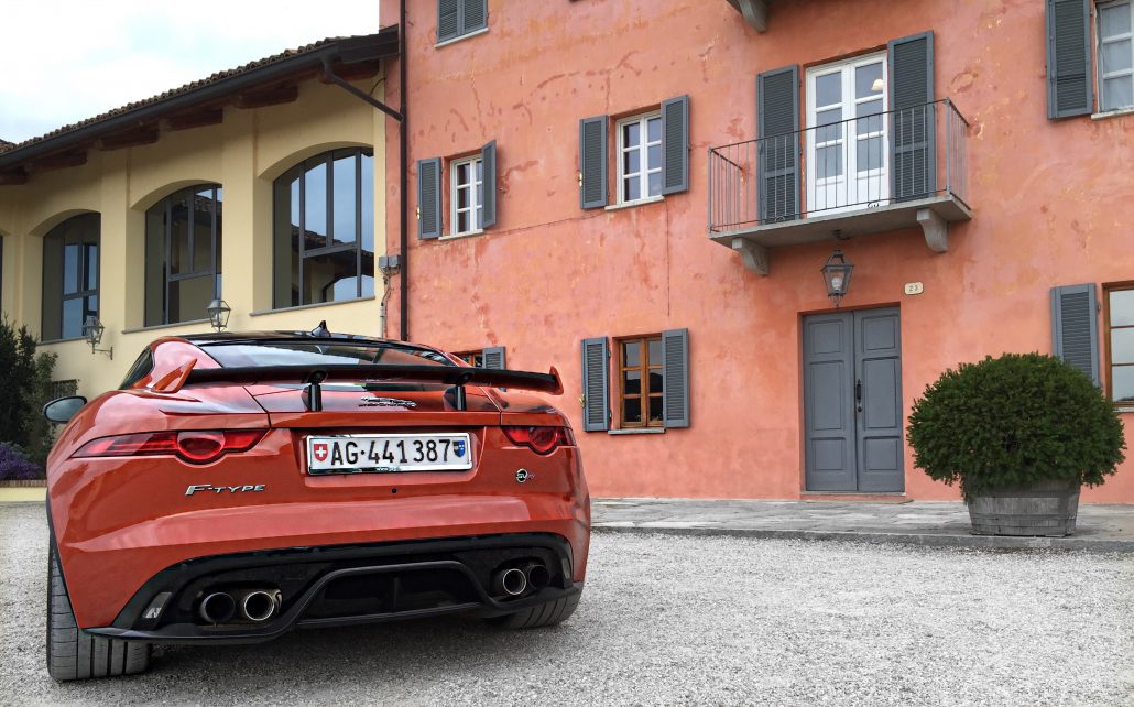 jaguar-f-type-svr-rear