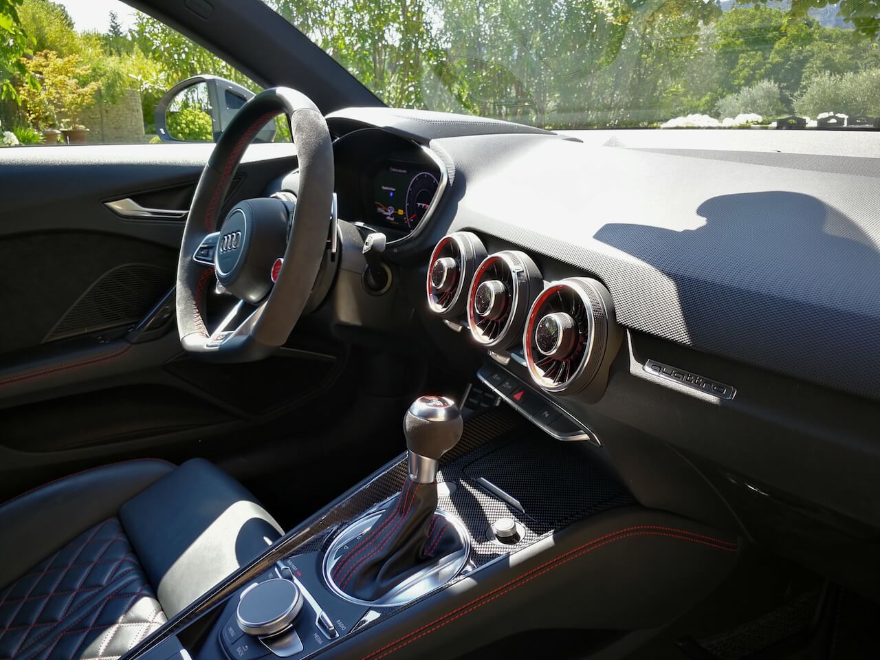 audi tt interior