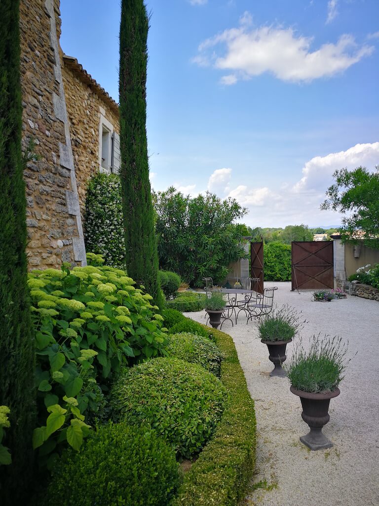 airbnb provence