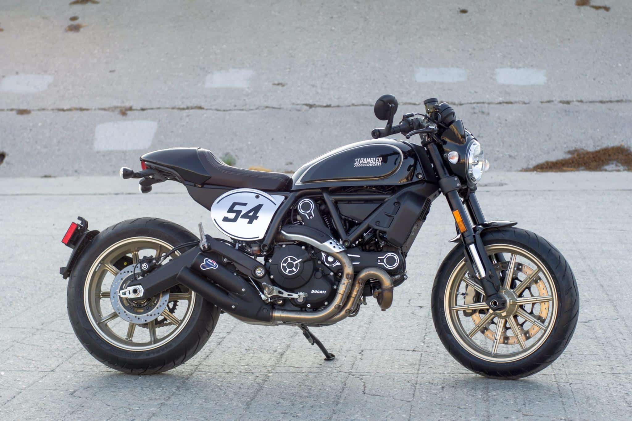 Two up on the Ducati scrambler cafe racer. : r/CafeRacers